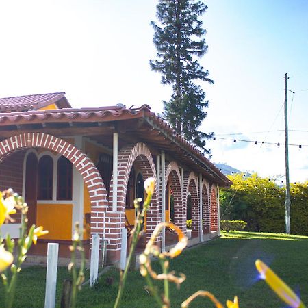 Hotel Campestre Alto Lindo En Guatapé Eksteriør billede
