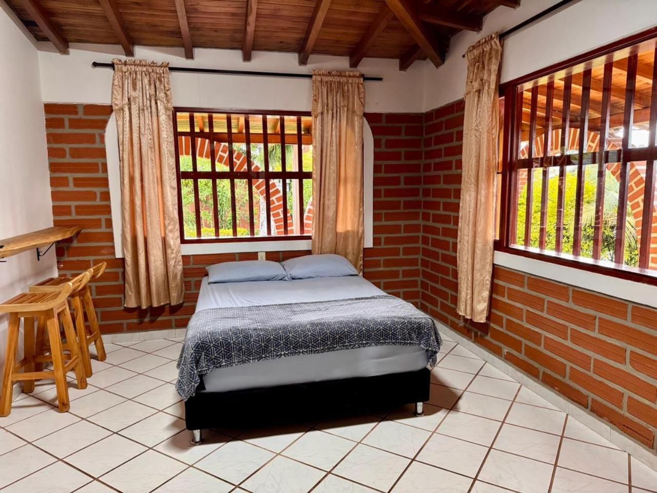 Hotel Campestre Alto Lindo En Guatapé Eksteriør billede