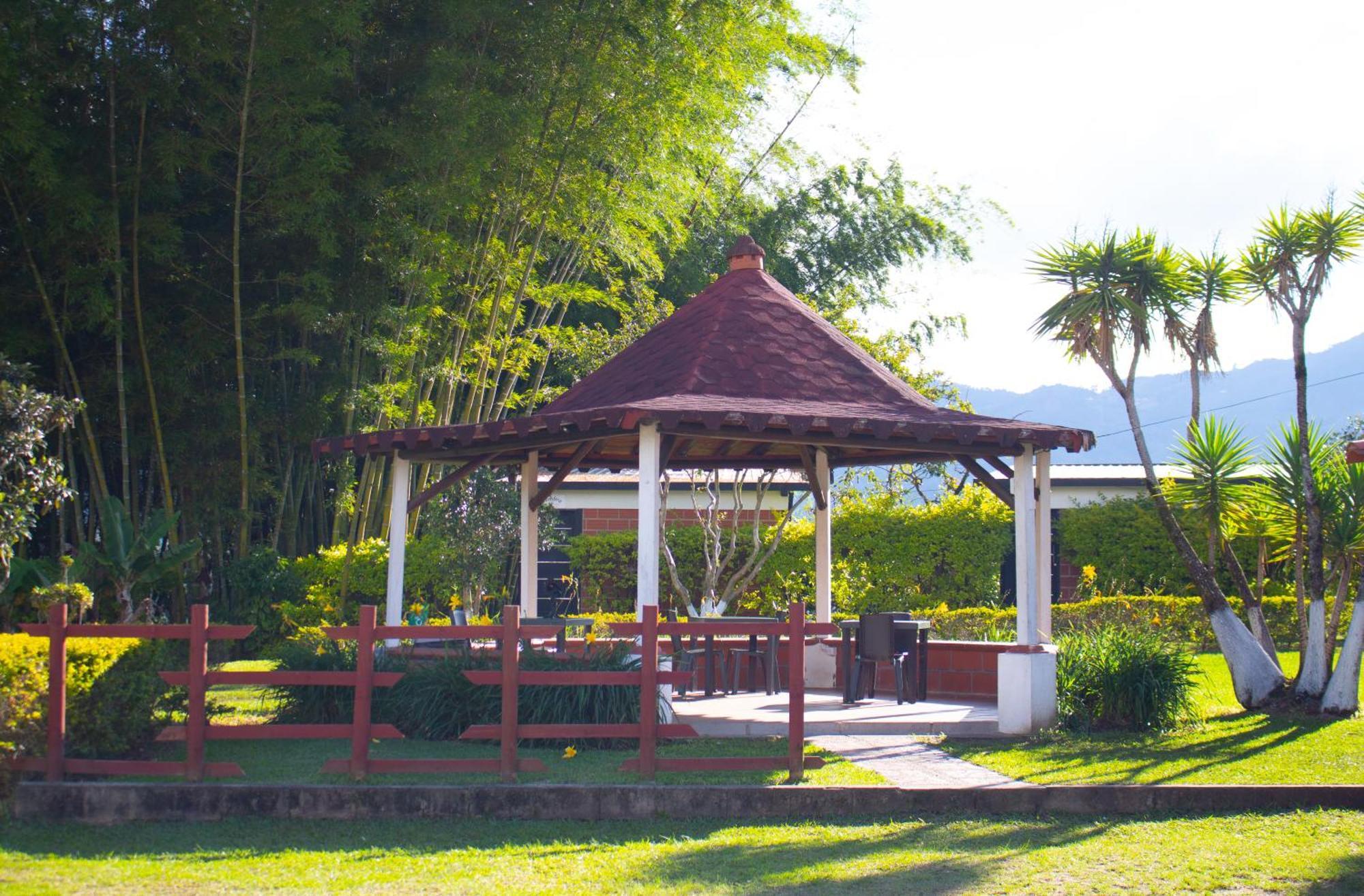 Hotel Campestre Alto Lindo En Guatapé Eksteriør billede